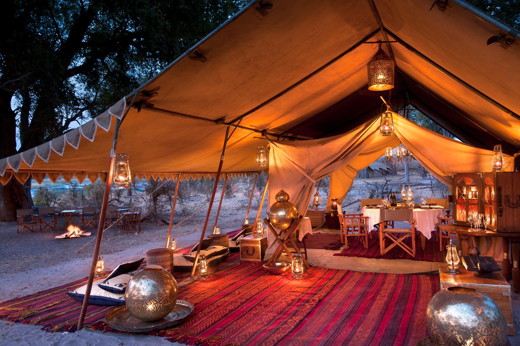 Explore camp. Роскошная палатка. Роскошный шатер. Сафари тент. Сафари в Африке Люкс шатры.